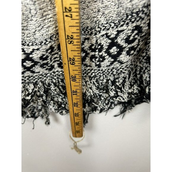 AZ Cape Poncho With Sleeves Grey With Boho Aztec Design - Picture 6 of 11